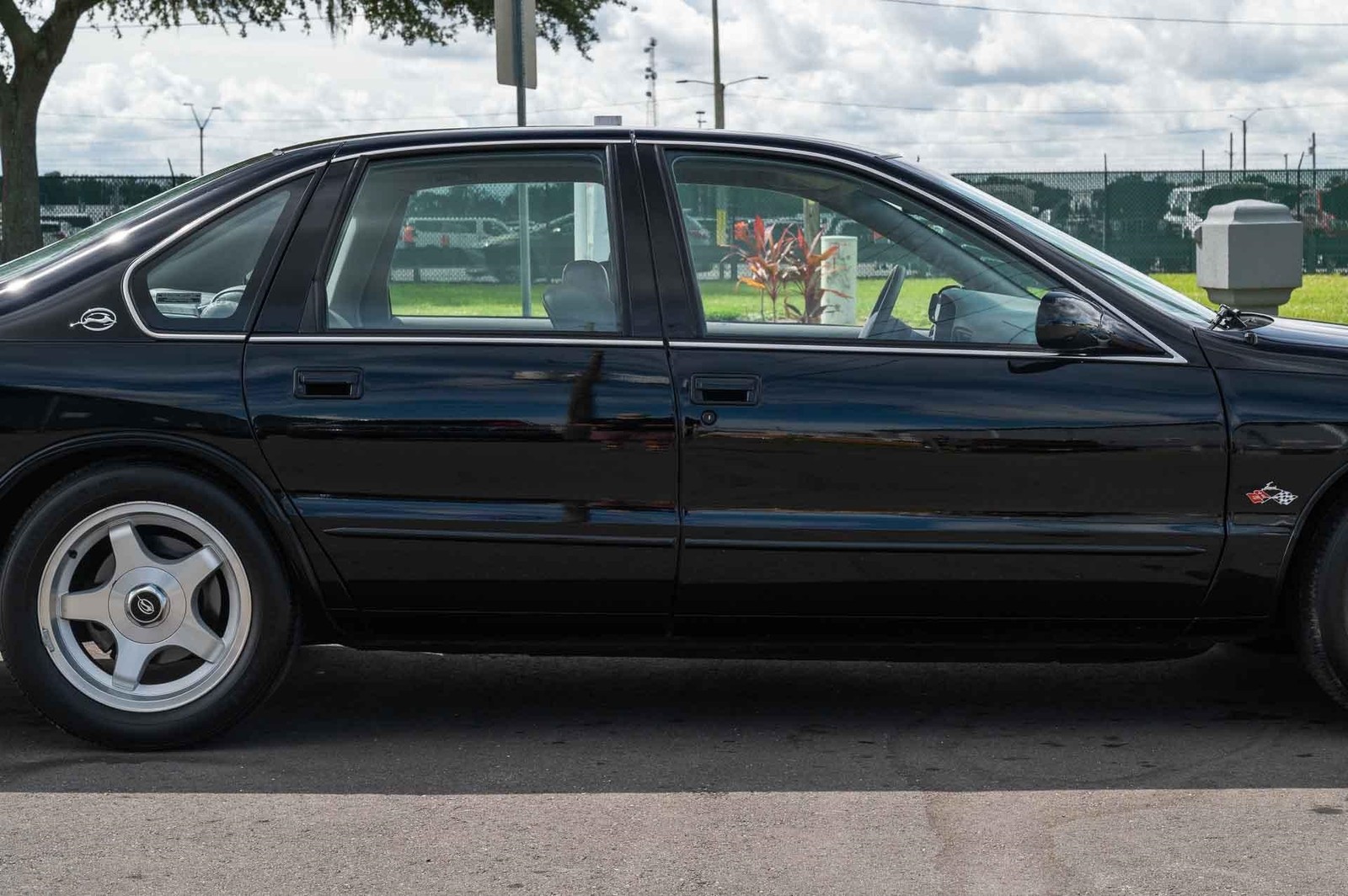 Chevrolet-Impala-1995-4-Door-36