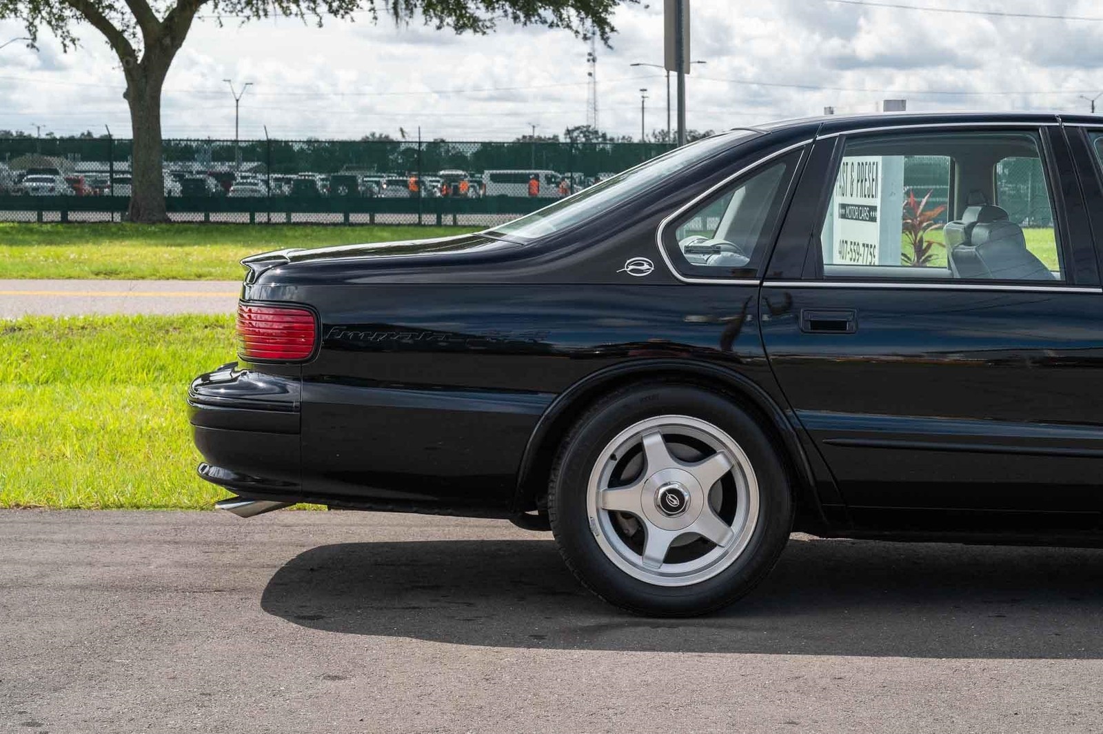 Chevrolet-Impala-1995-4-Door-37