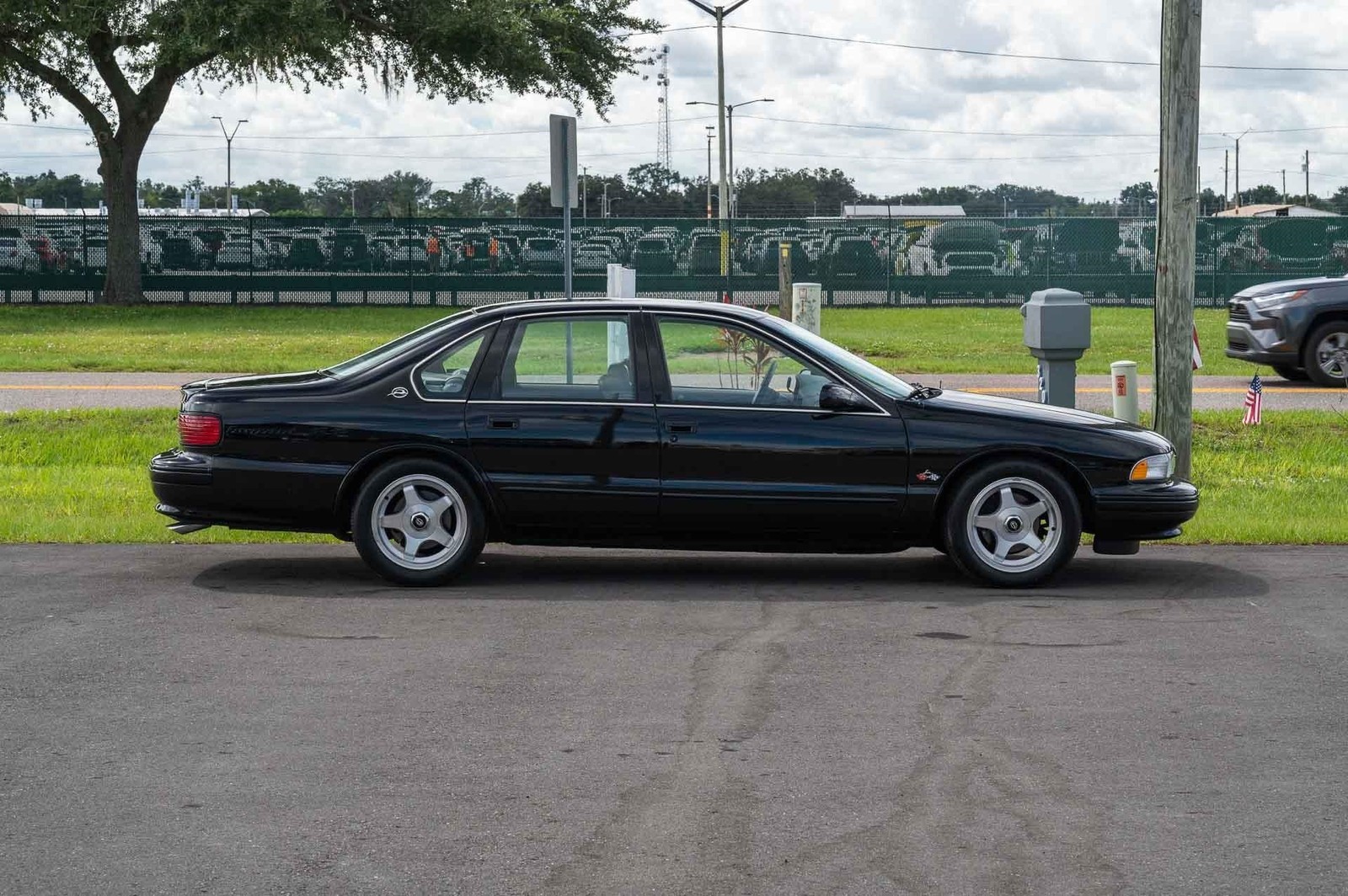 Chevrolet-Impala-1995-4-Door-6