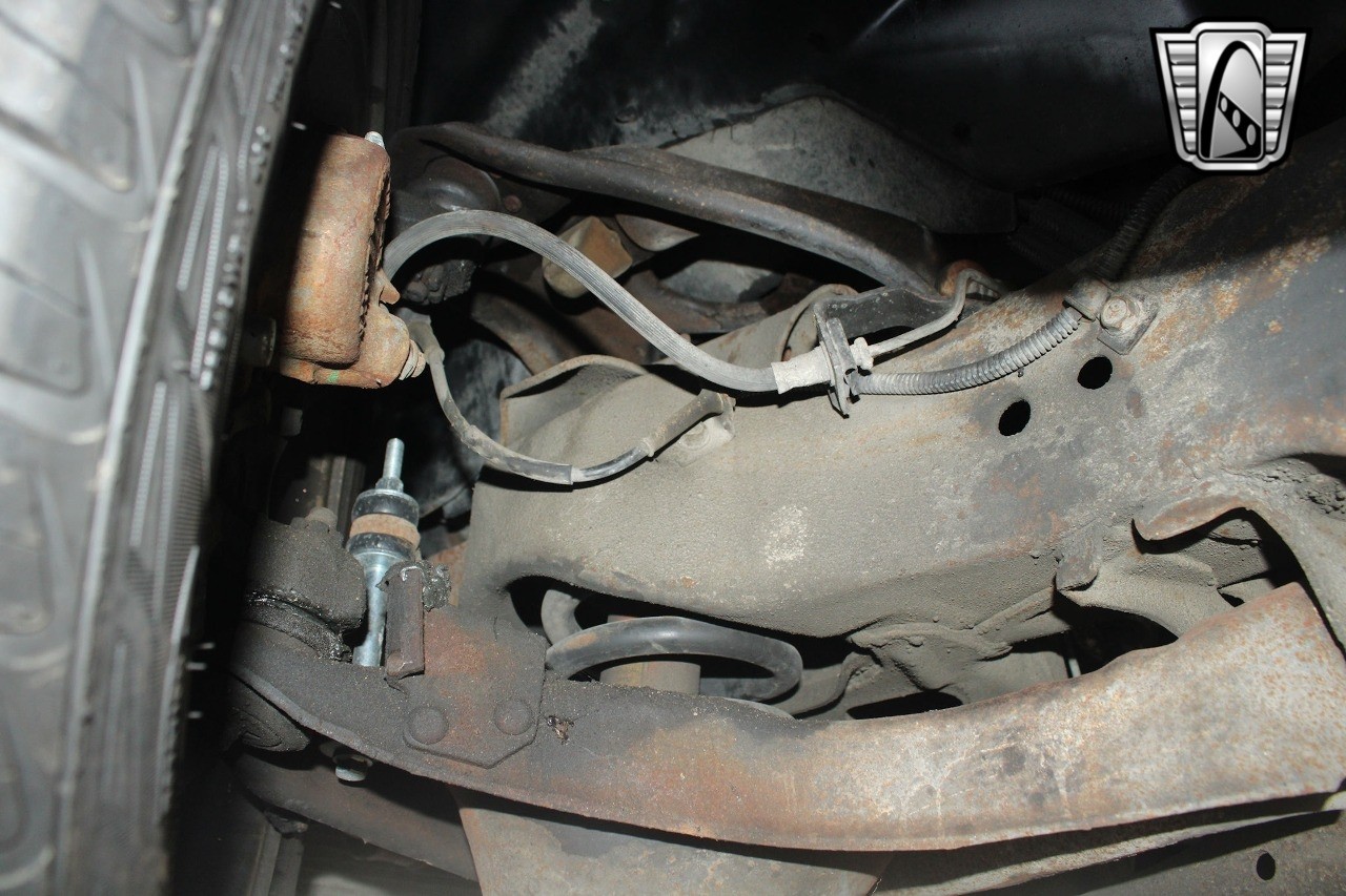 Chevrolet-Impala-1995-sedan-12