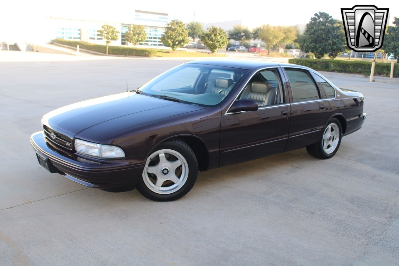 Chevrolet-Impala-1995-sedan-2