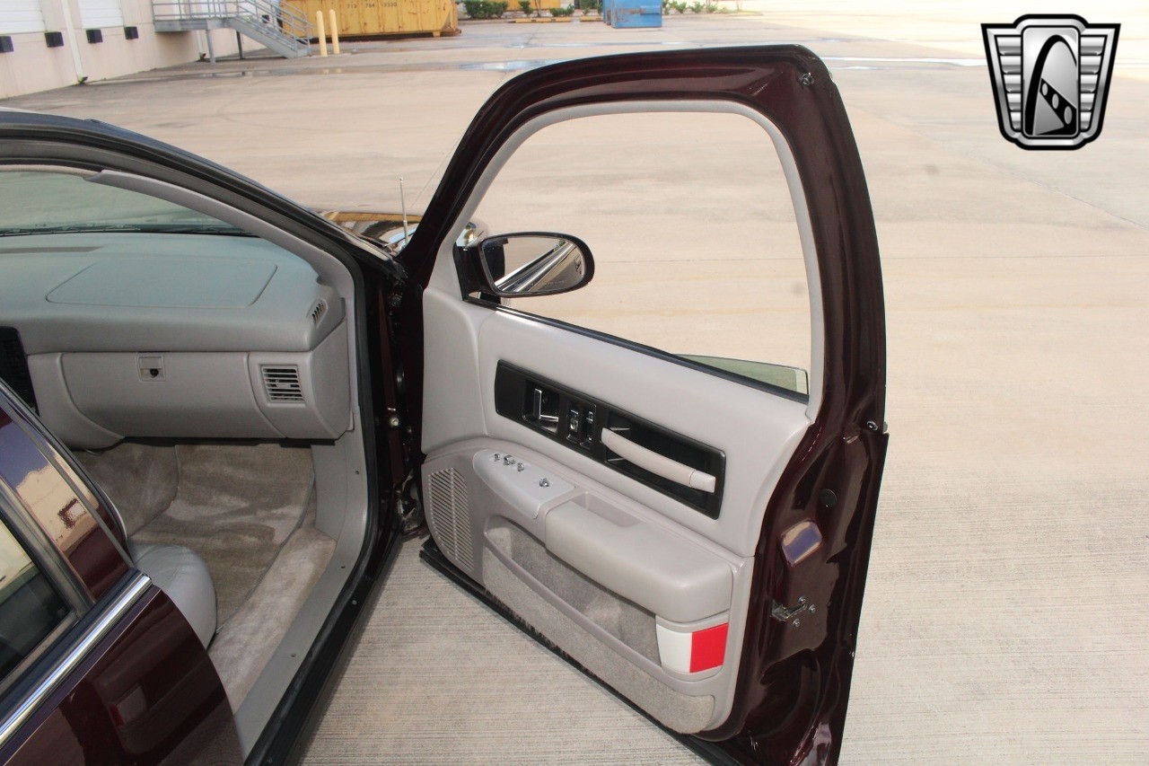 Chevrolet-Impala-1995-sedan-22