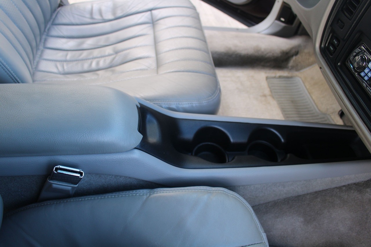 Chevrolet-Impala-1995-sedan-24