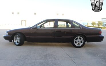 Chevrolet-Impala-1995-sedan-3