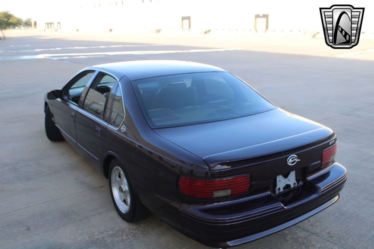 Chevrolet-Impala-1995-sedan-35