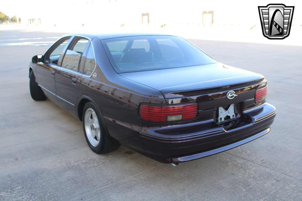 Chevrolet-Impala-1995-sedan-36