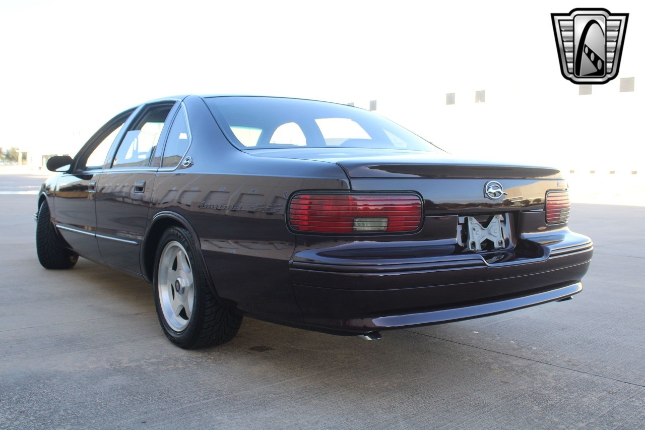 Chevrolet-Impala-1995-sedan-37
