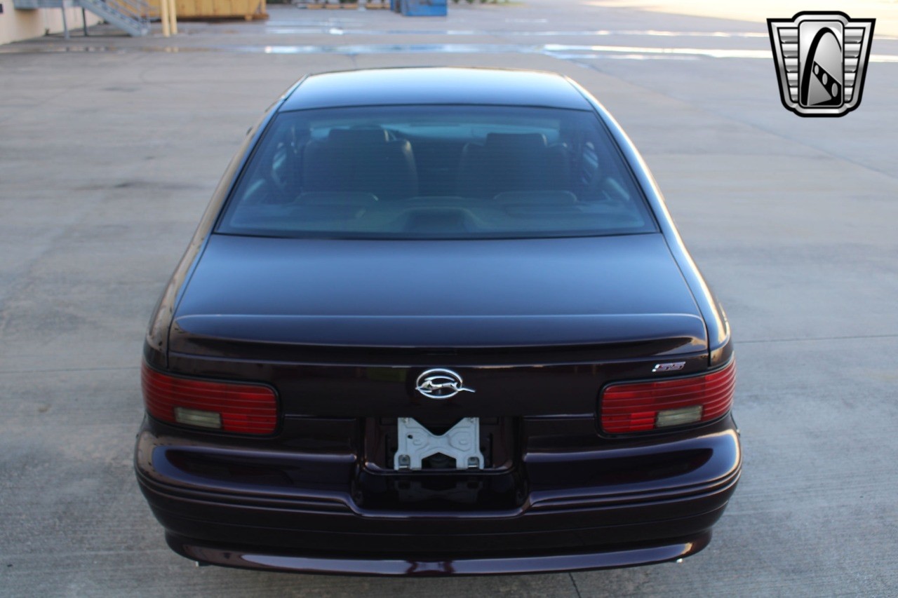 Chevrolet-Impala-1995-sedan-38