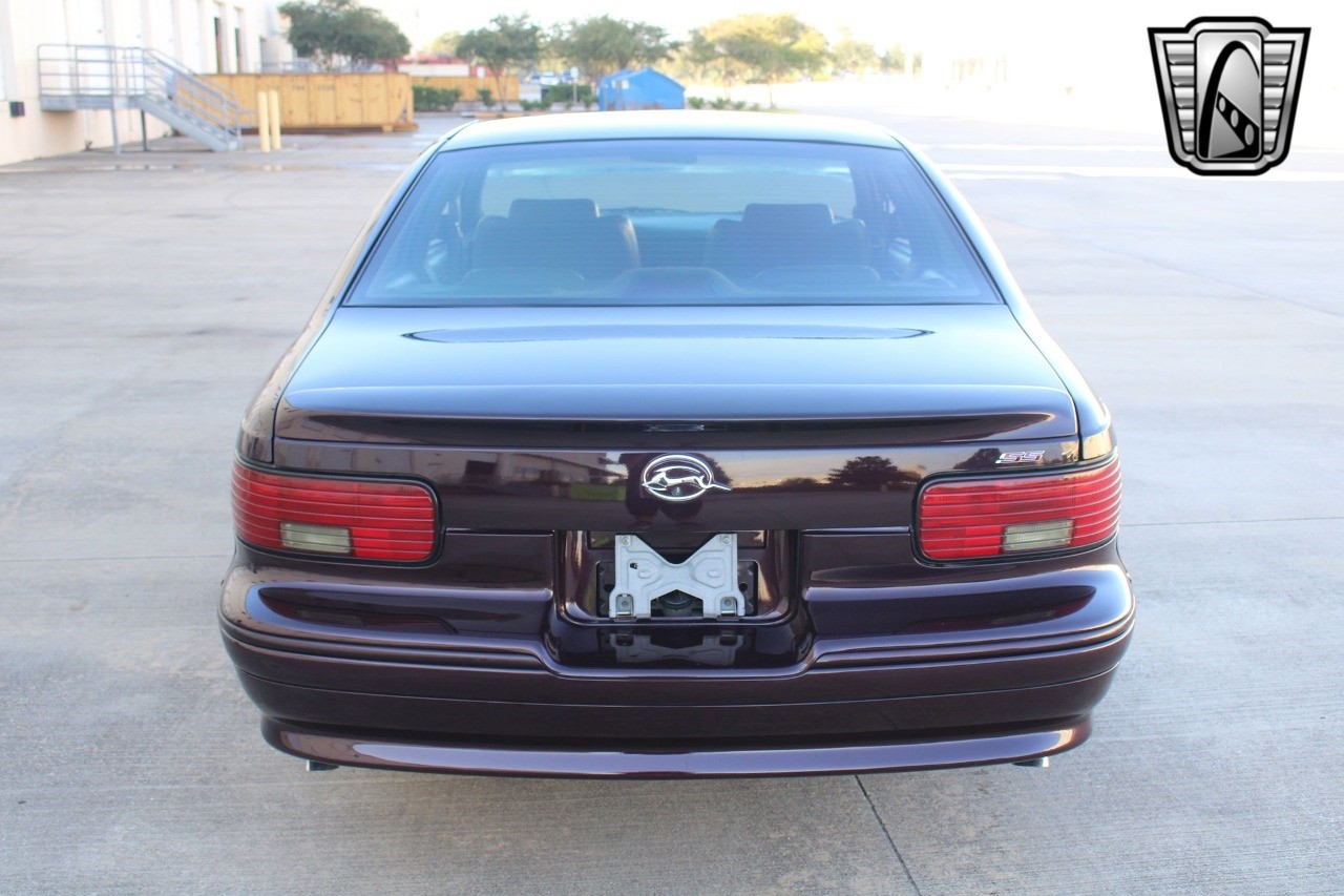 Chevrolet-Impala-1995-sedan-39