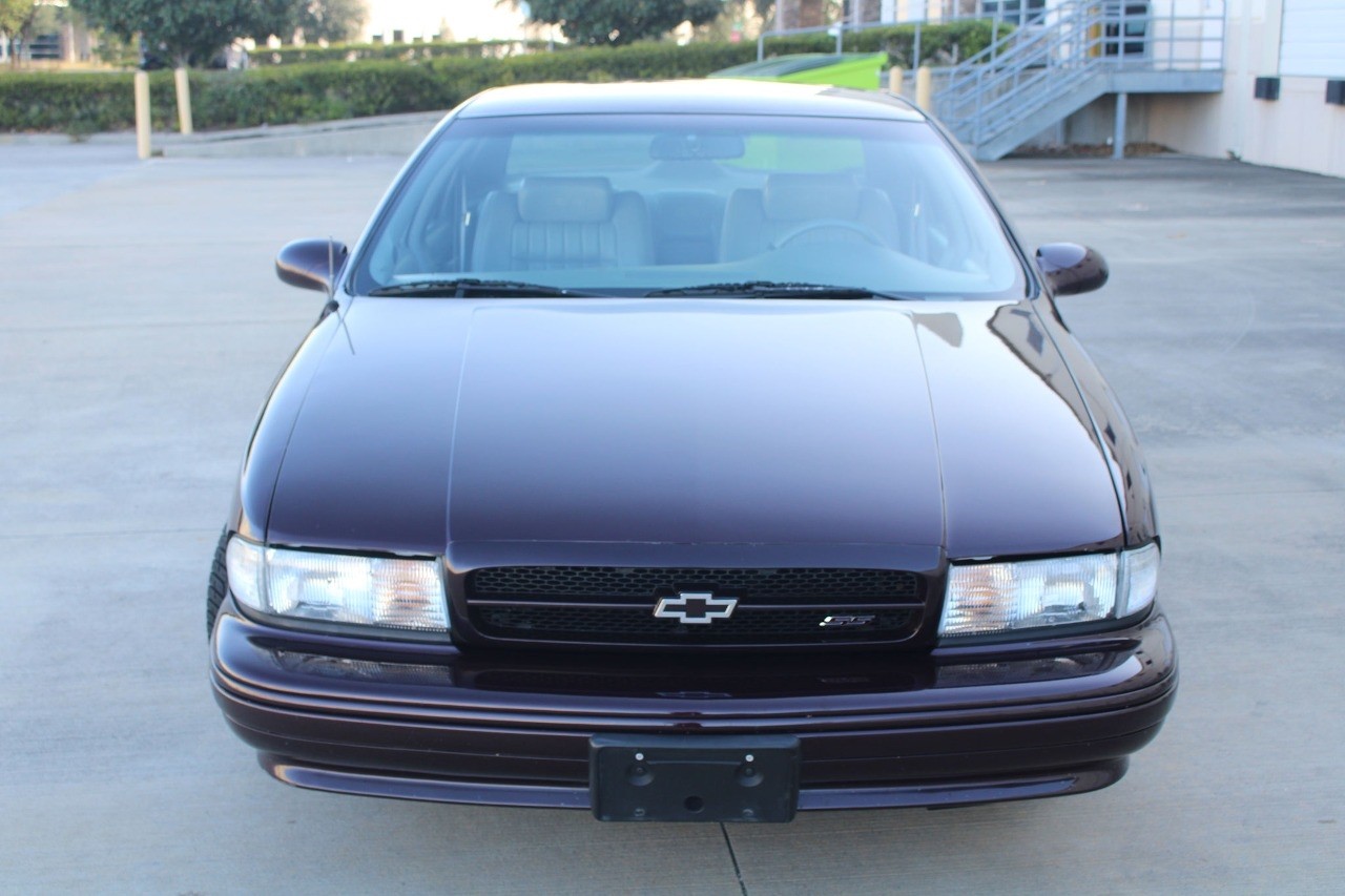 Chevrolet-Impala-1995-sedan-6