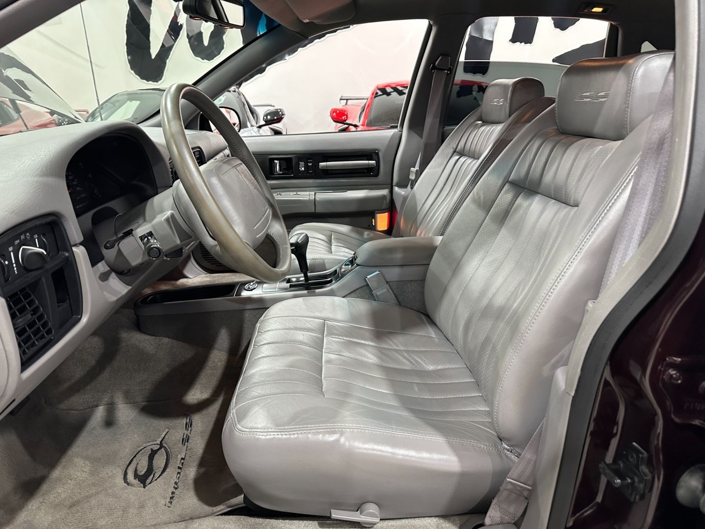 Chevrolet-Impala-1996-Sedan-12