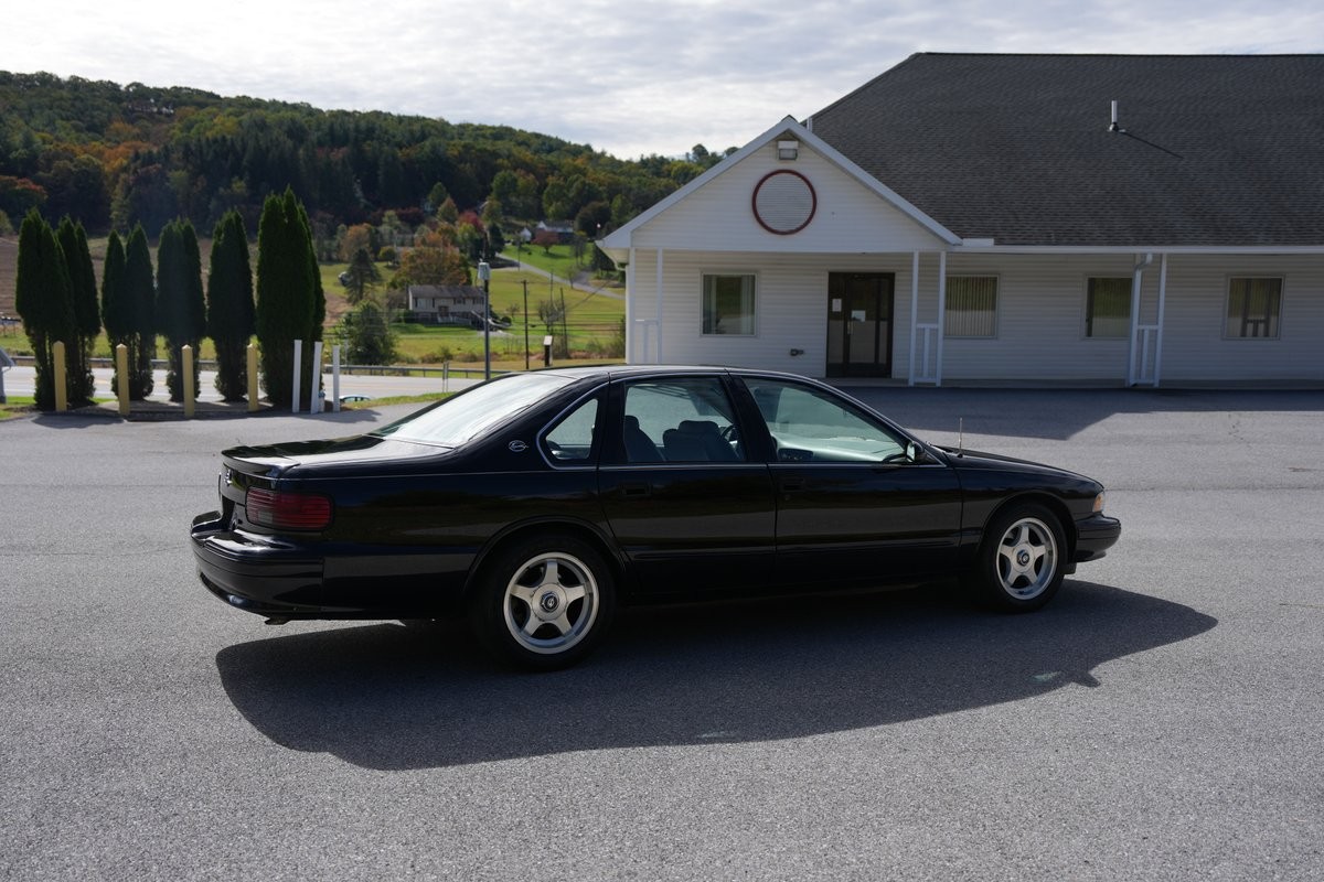 Chevrolet-Impala-1996-Sedan-23