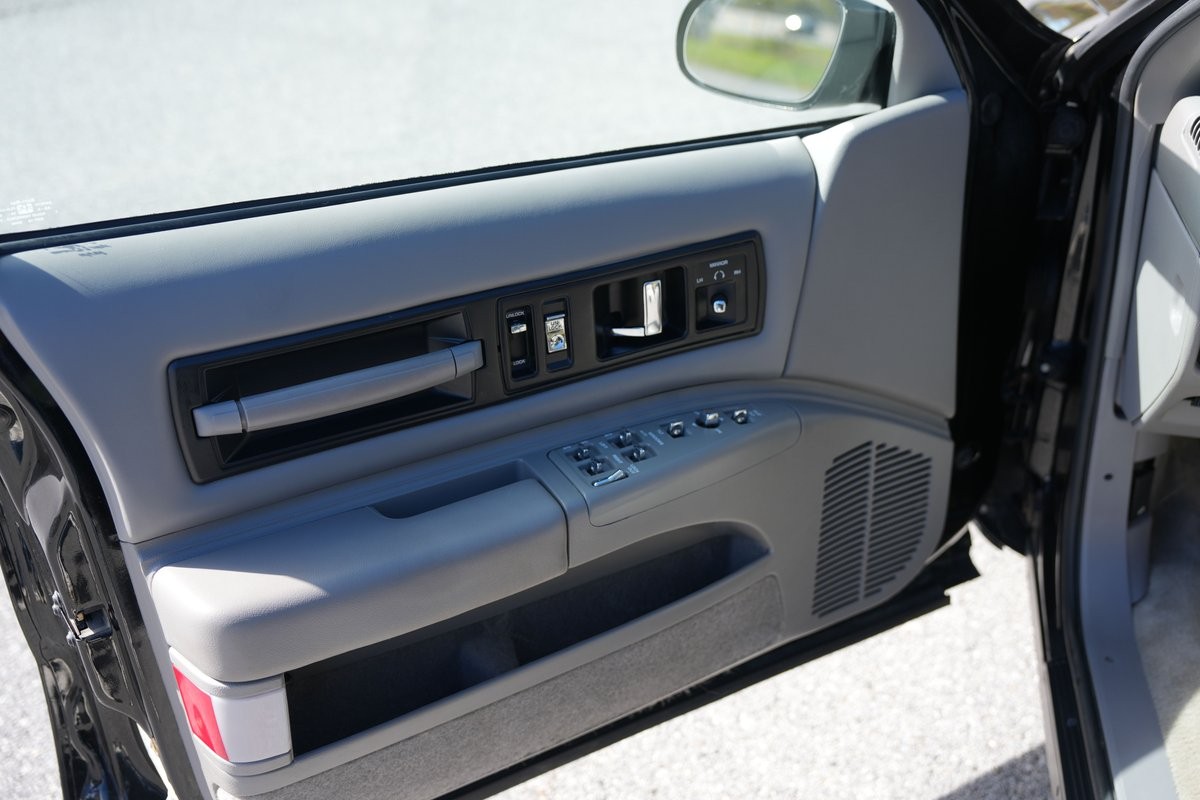 Chevrolet-Impala-1996-Sedan-34