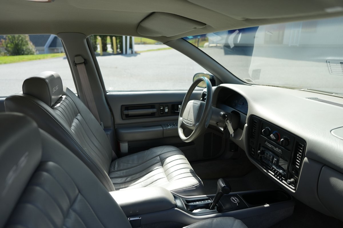 Chevrolet-Impala-1996-Sedan-36