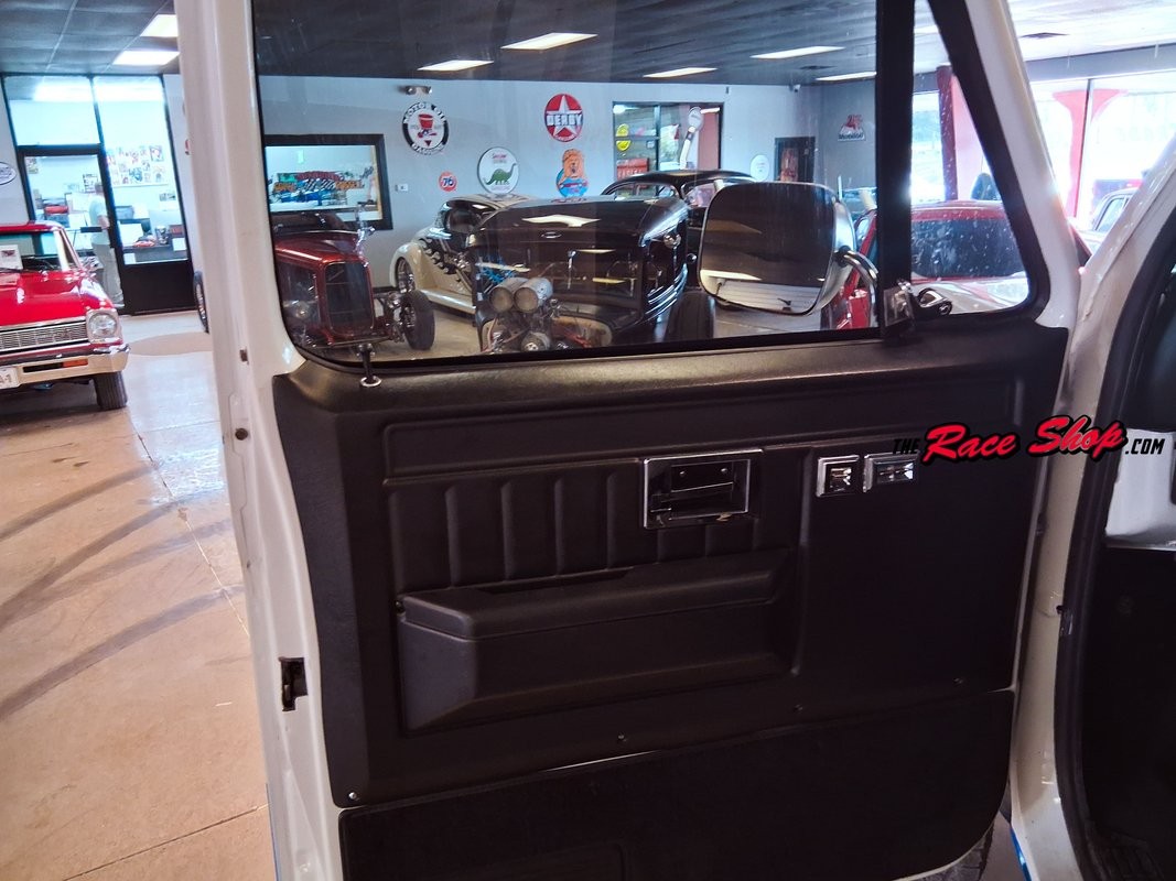 Chevrolet-K10-1982-Standard-Cab-Pickup-14