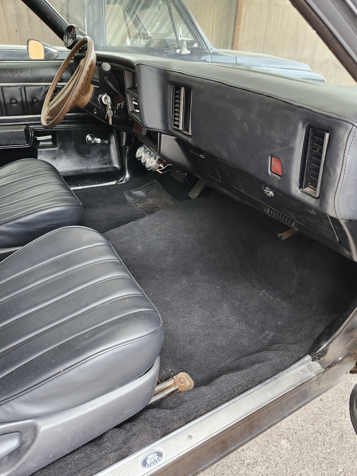 Chevrolet-Malibu-1975-Sedan-10