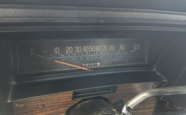 Chevrolet-Malibu-1975-Sedan-8