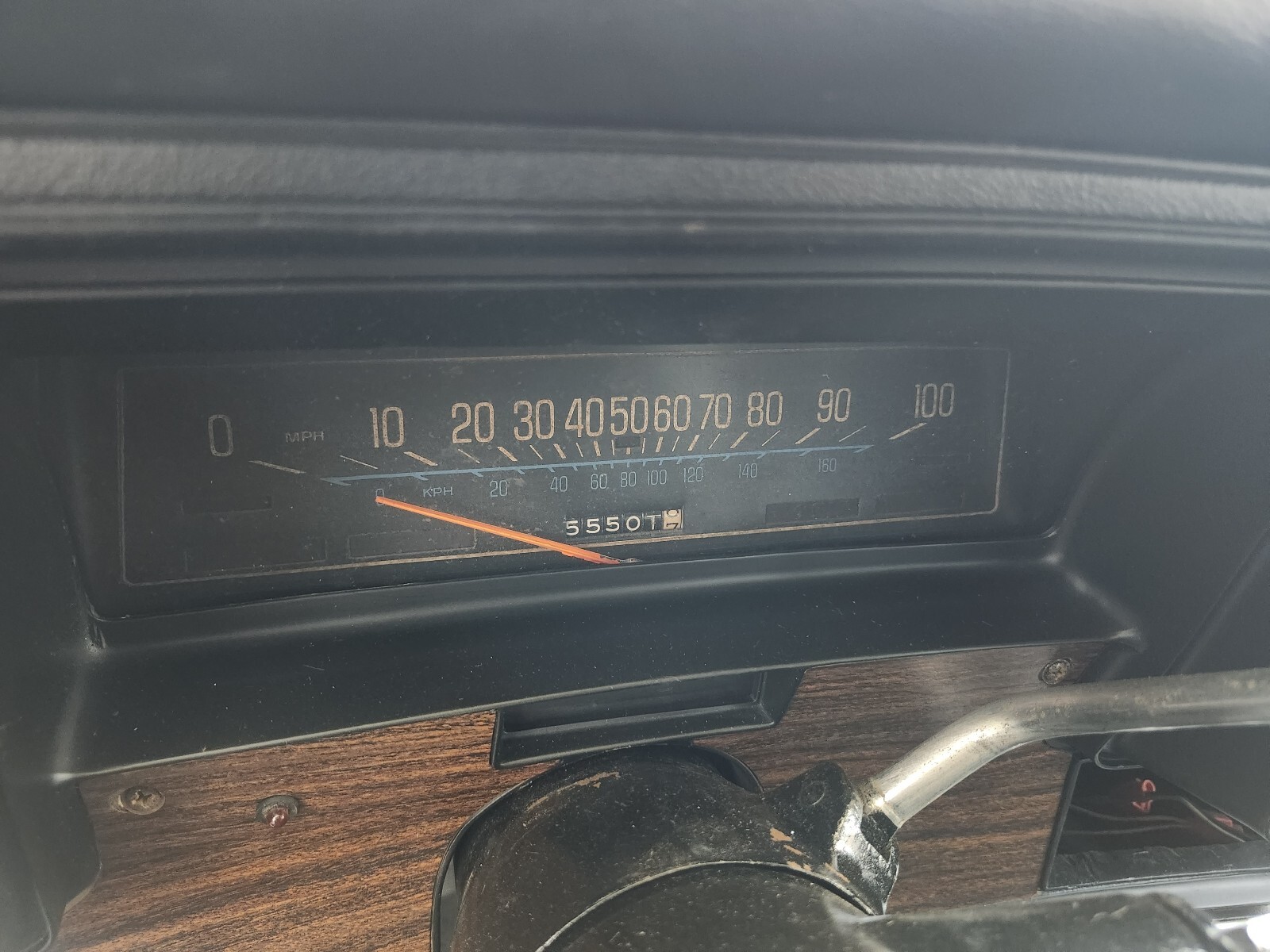 Chevrolet-Malibu-1975-Sedan-8