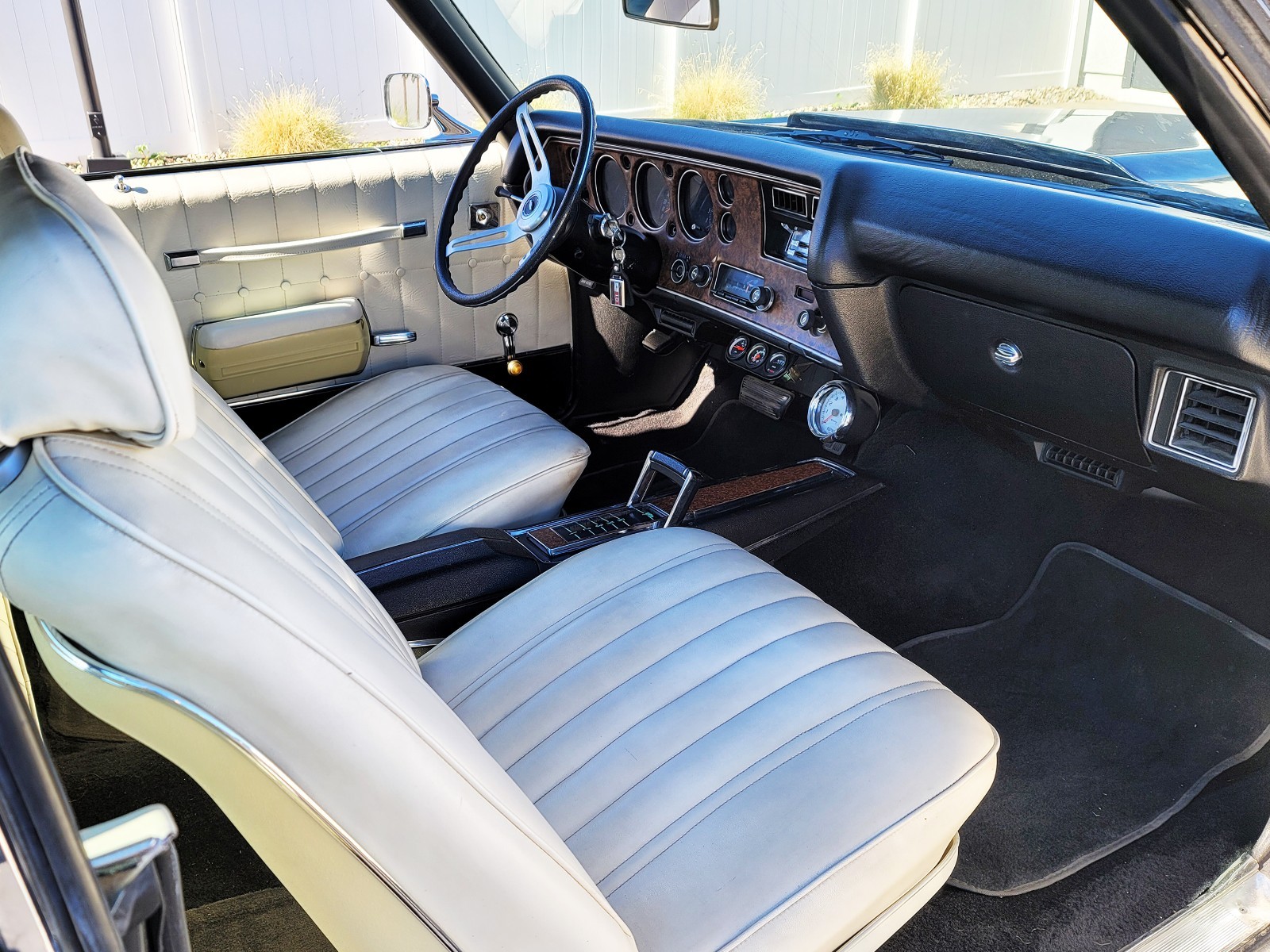 Chevrolet-Monte-Carlo-1972-Coupe-10