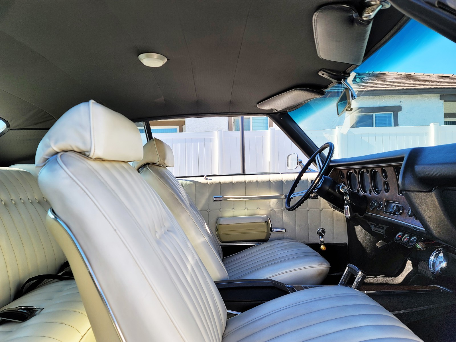 Chevrolet-Monte-Carlo-1972-Coupe-11