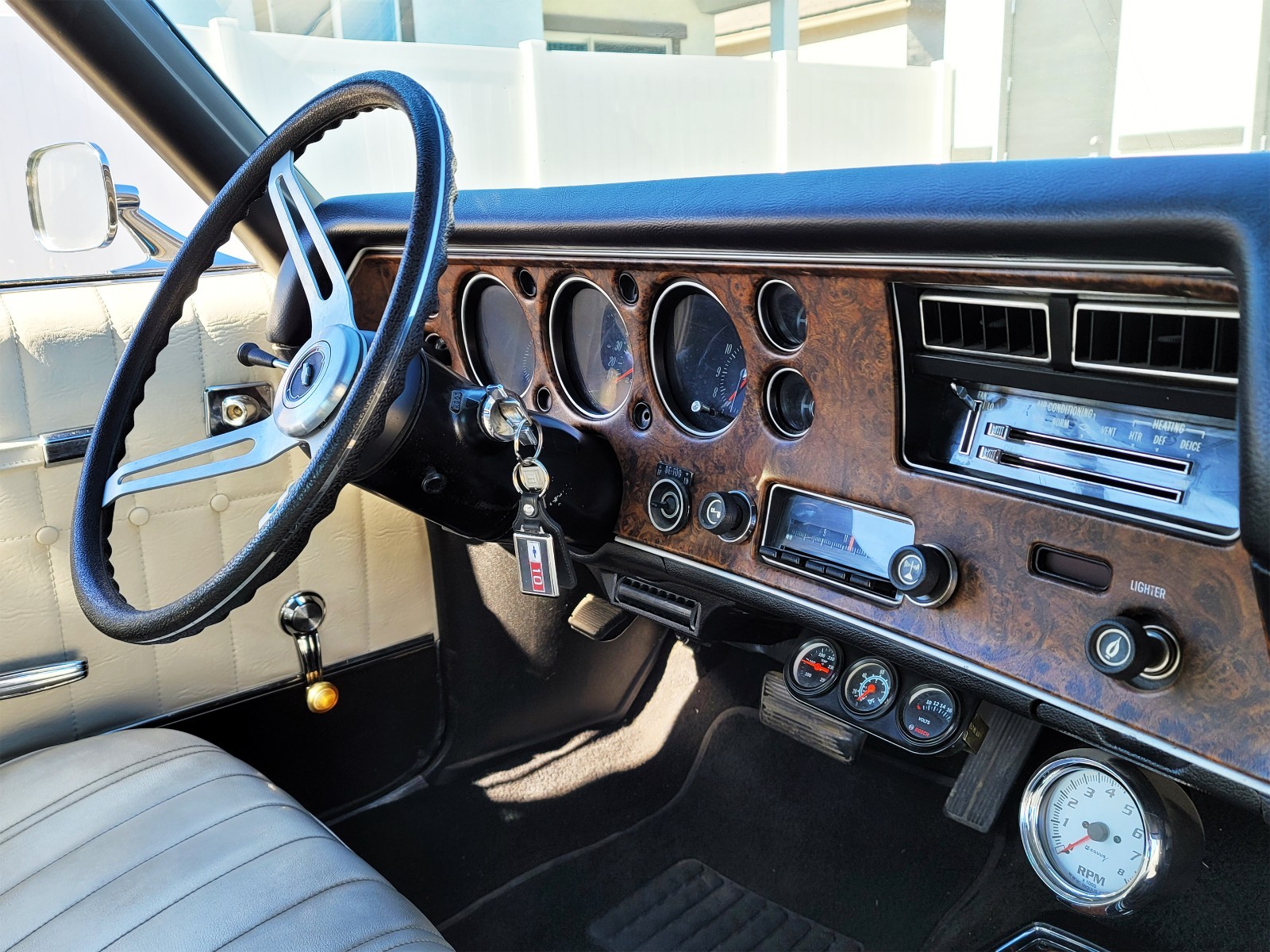 Chevrolet-Monte-Carlo-1972-Coupe-13