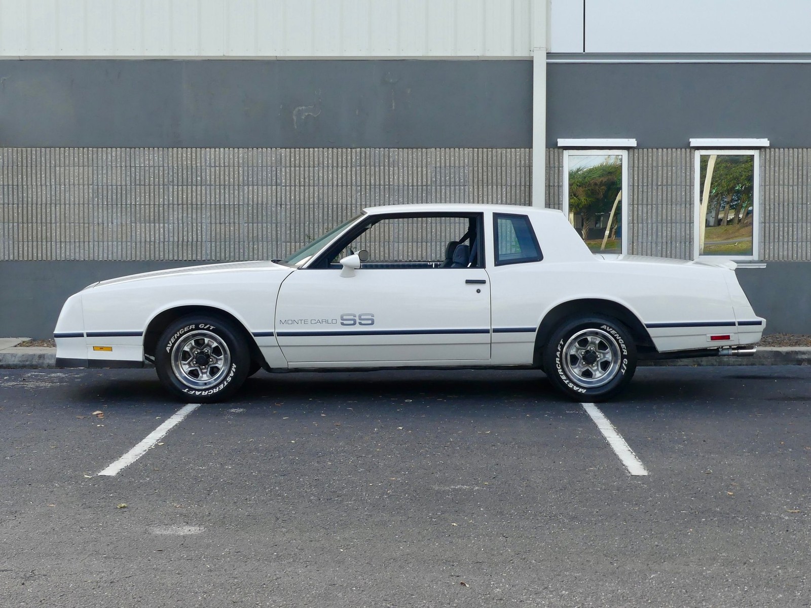 Chevrolet-Monte-Carlo-1984-Coupe-10