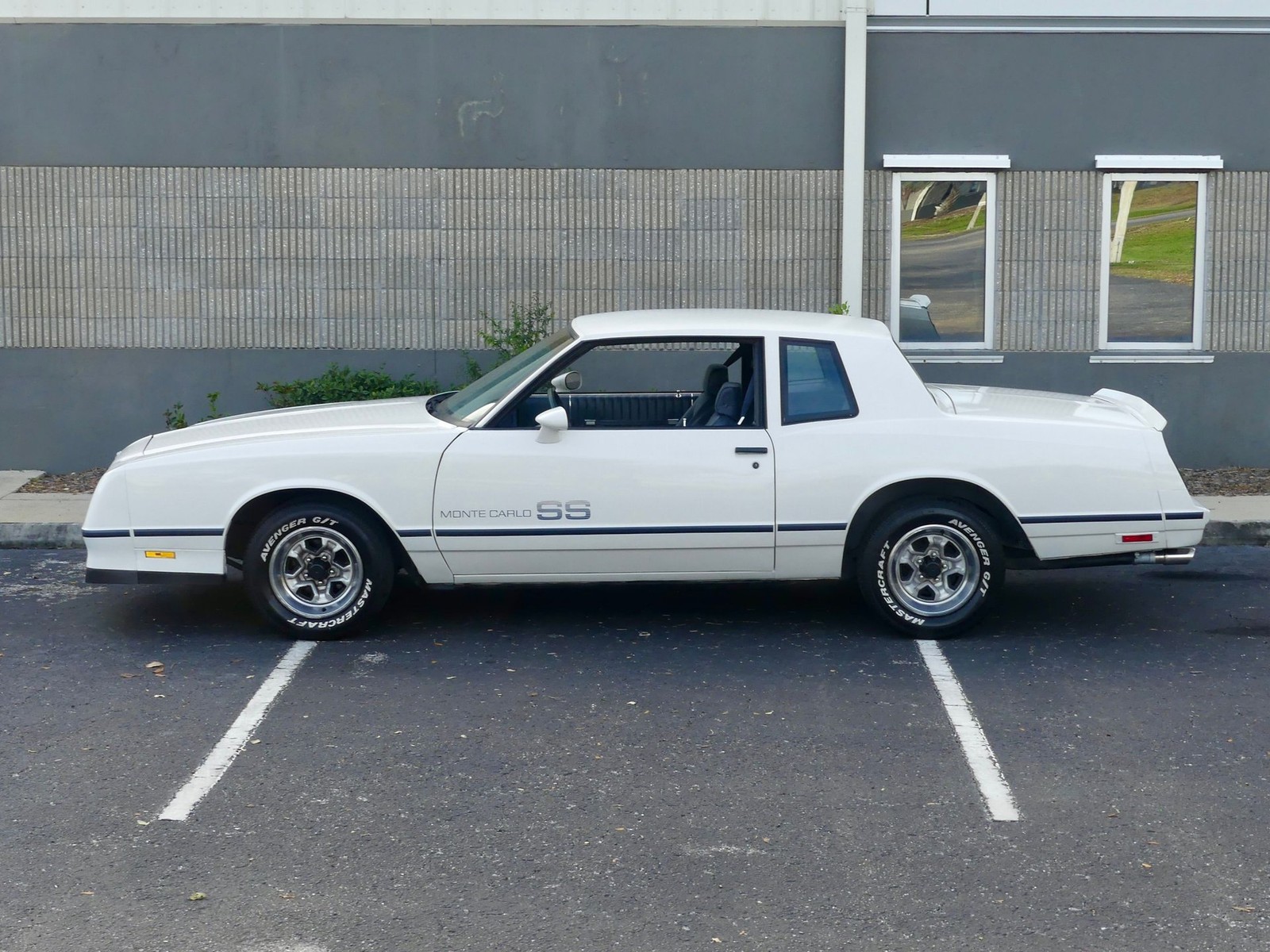 Chevrolet-Monte-Carlo-1984-Coupe-11