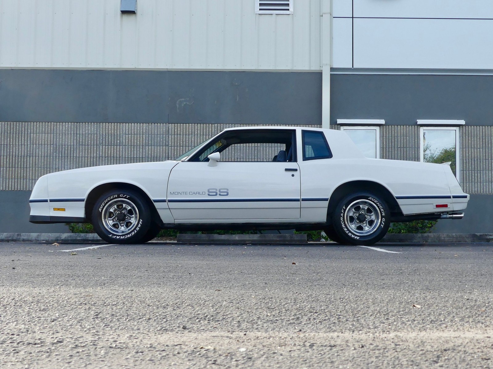 Chevrolet-Monte-Carlo-1984-Coupe-12