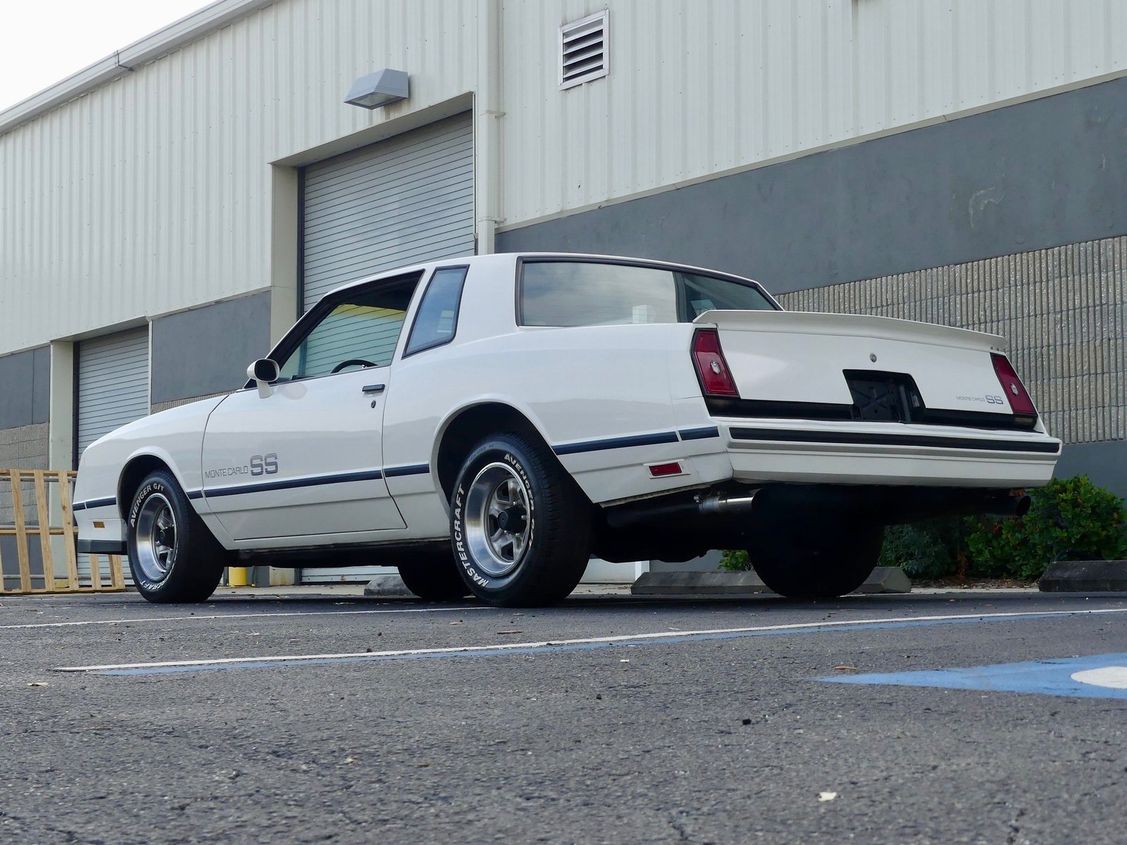 Chevrolet-Monte-Carlo-1984-Coupe-15