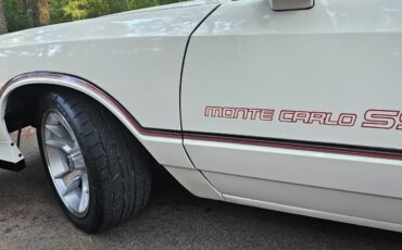 Chevrolet-Monte-Carlo-1986-Coupe-14