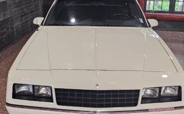 Chevrolet-Monte-Carlo-1986-Coupe-16