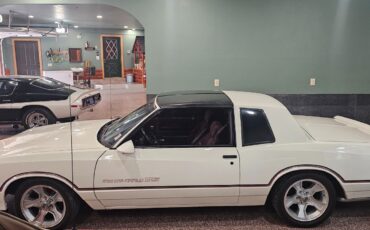 Chevrolet-Monte-Carlo-1986-Coupe-17