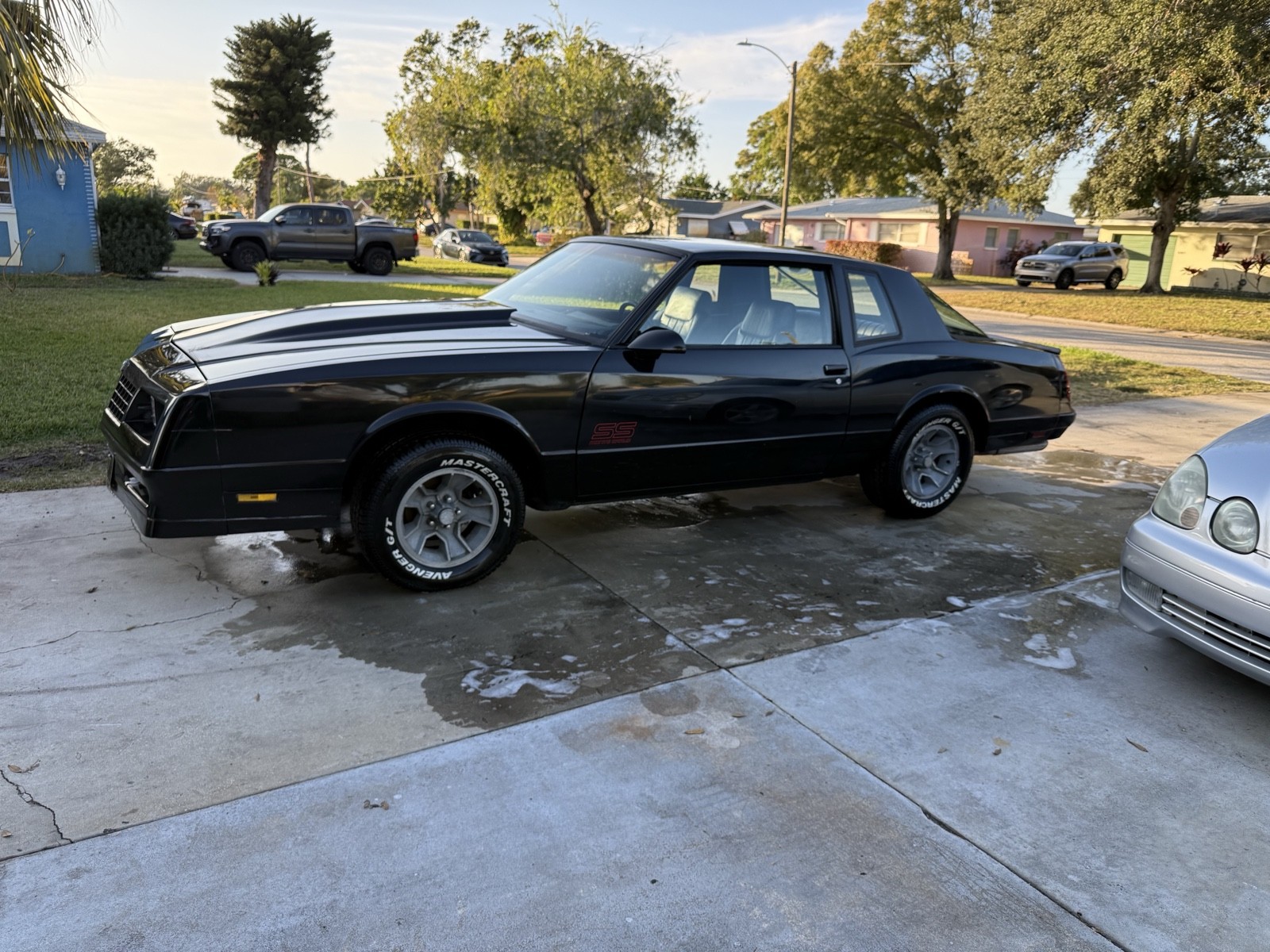 Chevrolet-Monte-Carlo-1987