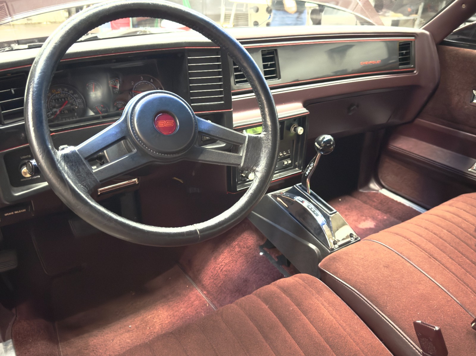 Chevrolet-Monte-Carlo-1987-Coupe-10