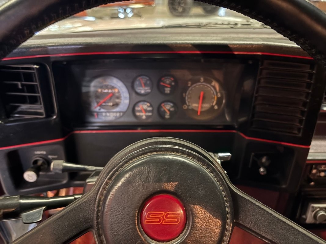 Chevrolet-Monte-Carlo-1987-Coupe-12