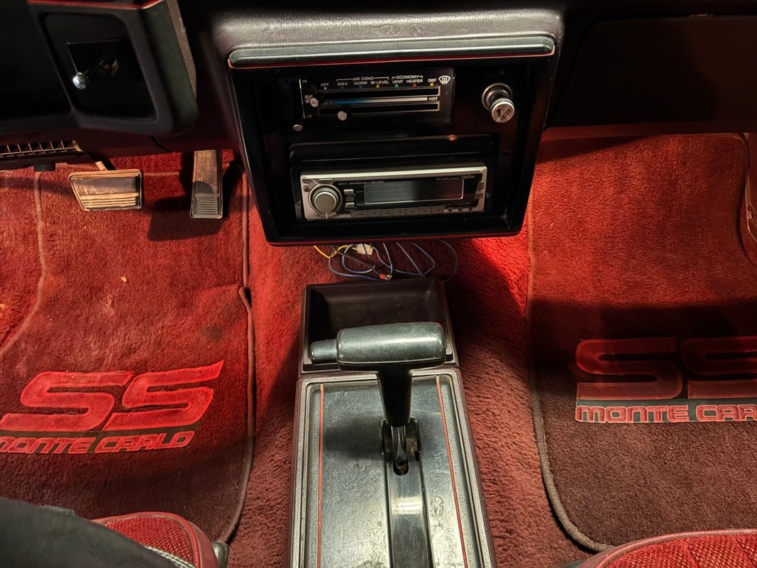 Chevrolet-Monte-Carlo-1987-Coupe-14
