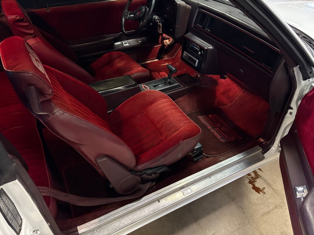 Chevrolet-Monte-Carlo-1987-Coupe-19