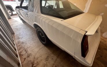 Chevrolet-Monte-Carlo-1987-Coupe-2