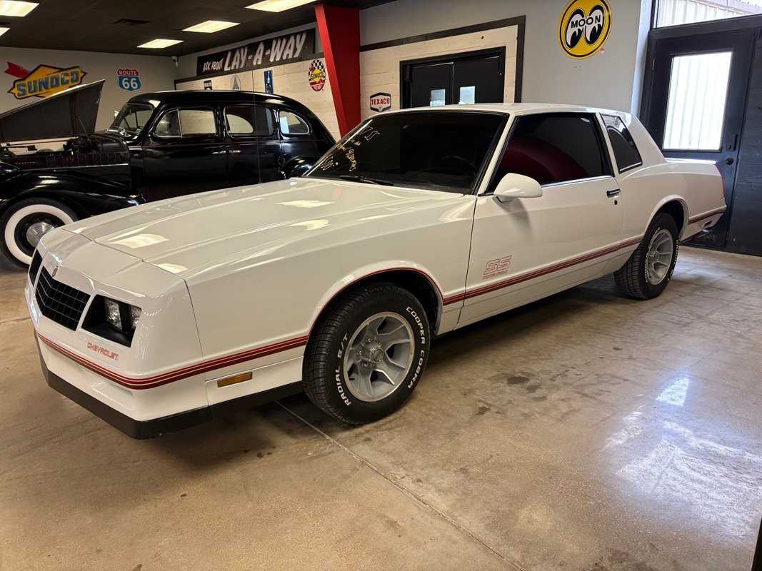 Chevrolet-Monte-Carlo-1987-Coupe-2
