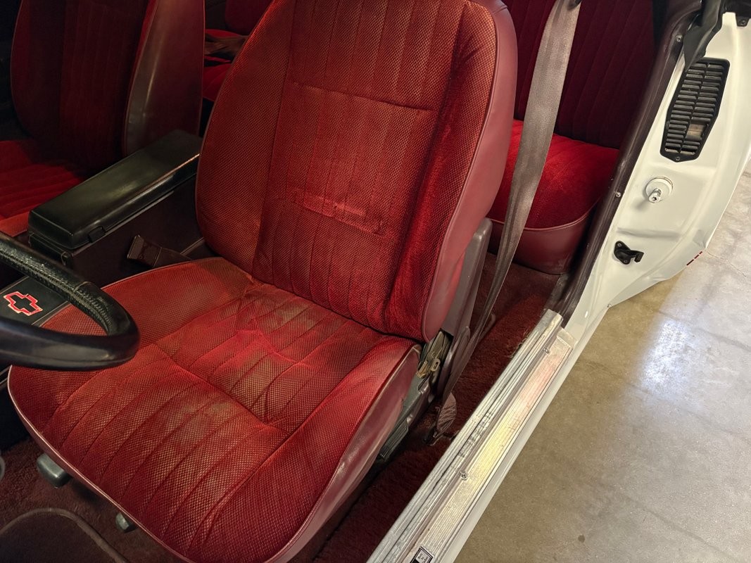 Chevrolet-Monte-Carlo-1987-Coupe-30