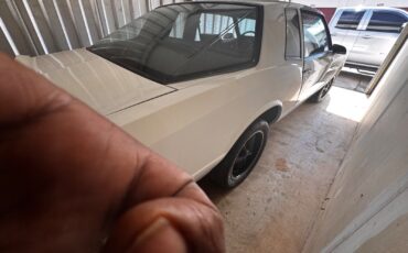 Chevrolet-Monte-Carlo-1987-Coupe-4