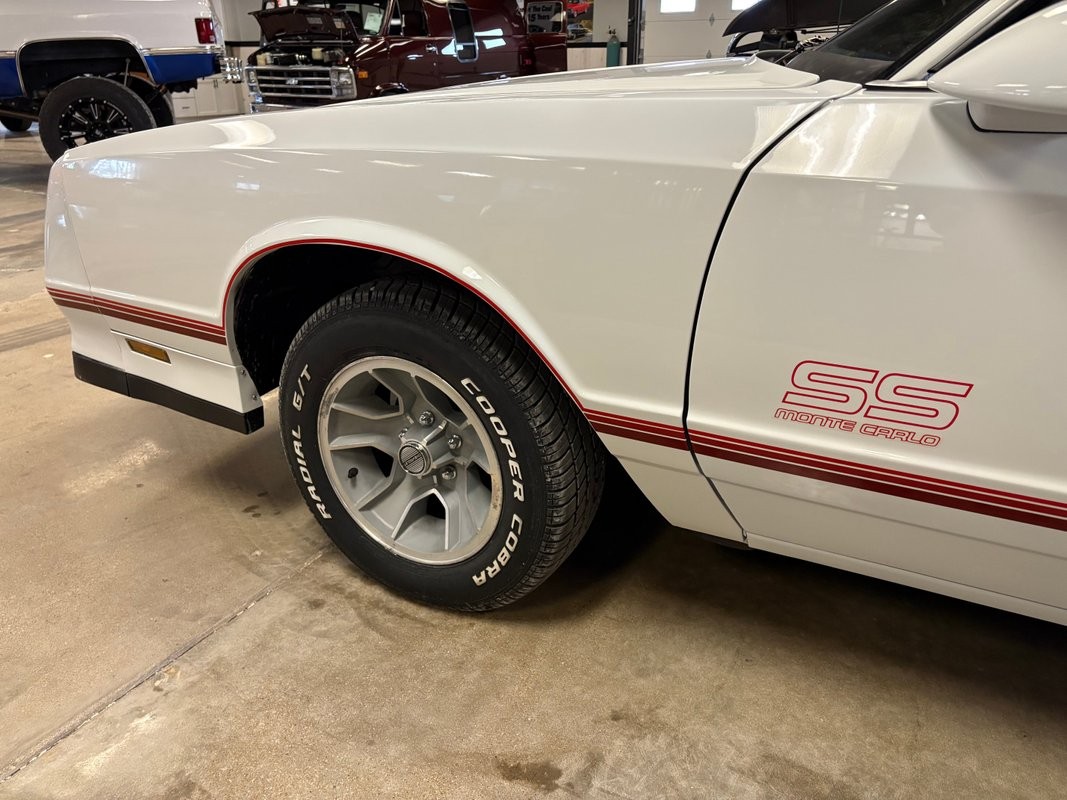 Chevrolet-Monte-Carlo-1987-Coupe-5