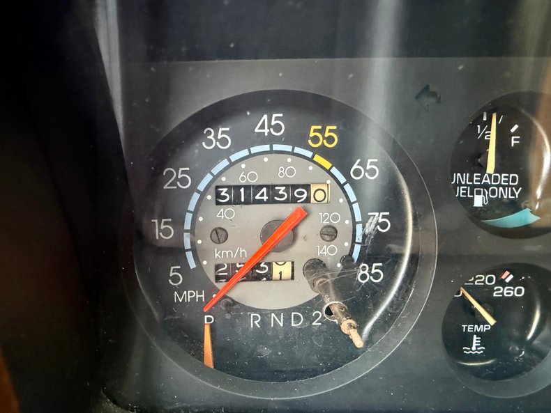 Chevrolet-Monte-carlo-1984-White-Dark-Blue-7