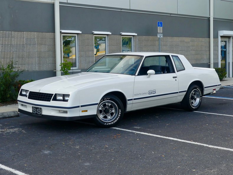 Chevrolet-Monte-carlo-1984-White-Dark-Blue-8
