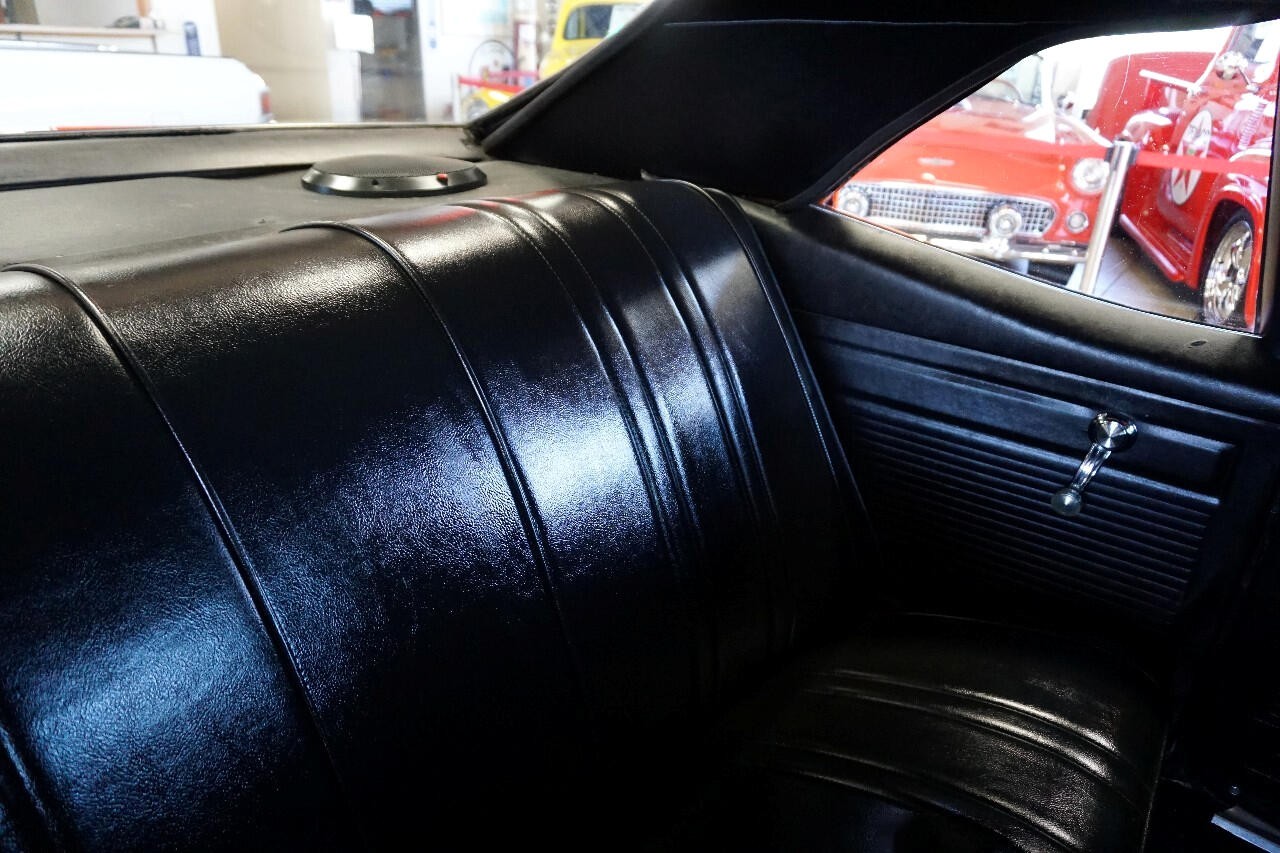 Chevrolet-Nova-1972-Classic-Car-25