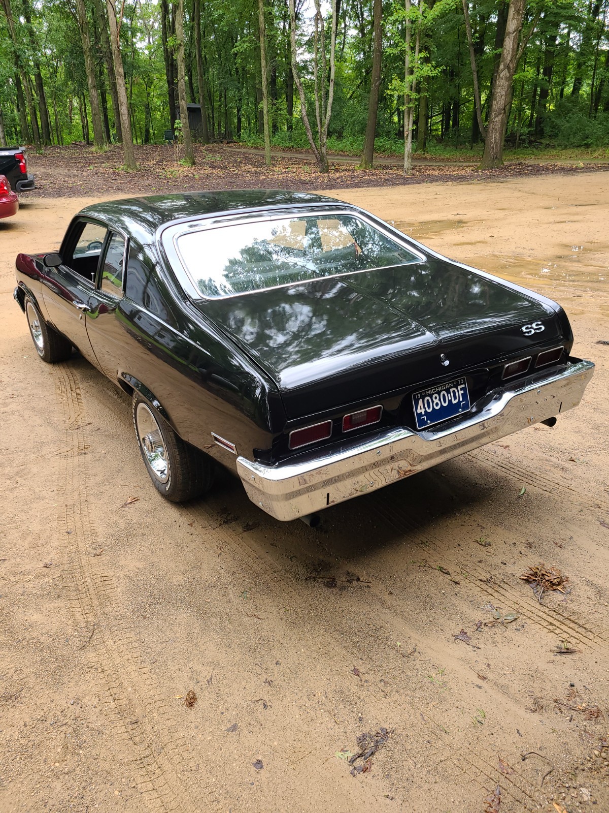 Chevrolet-Nova-1973-Hatchback-1