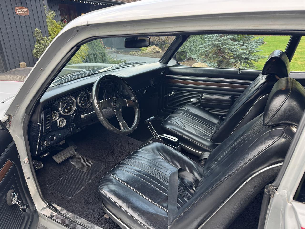 Chevrolet-Nova-ss-1972-Silver-Blsck-3