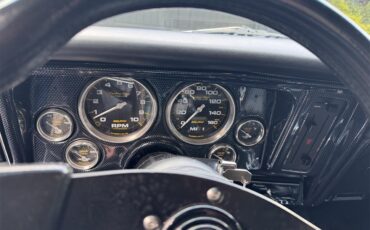 Chevrolet-Nova-ss-1972-Silver-Blsck-4