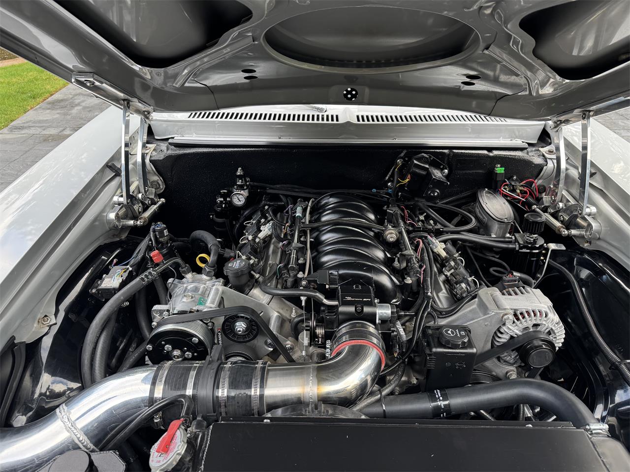 Chevrolet-Nova-ss-1972-Silver-Blsck-6