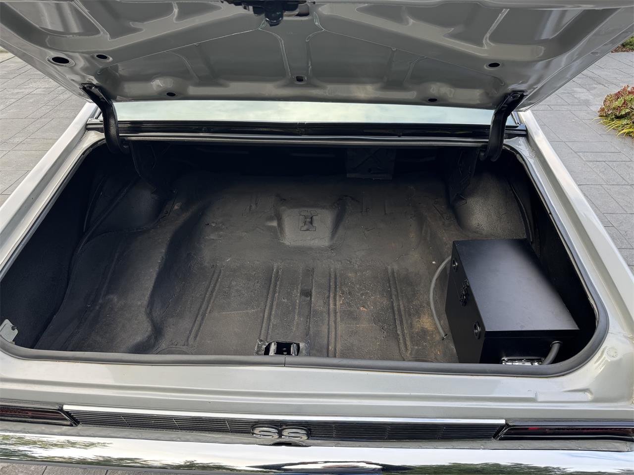 Chevrolet-Nova-ss-1972-Silver-Blsck-7